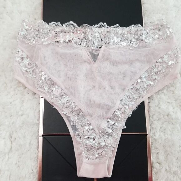 34DD Victoria's Secret Pink Bra Set - Picture 16 of 16
